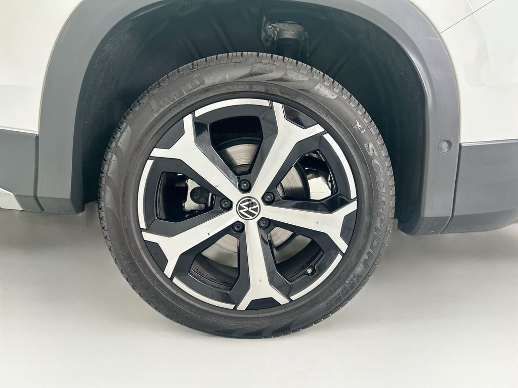 Certified Used 2025 White Volkswagen 2.0T SE image 29