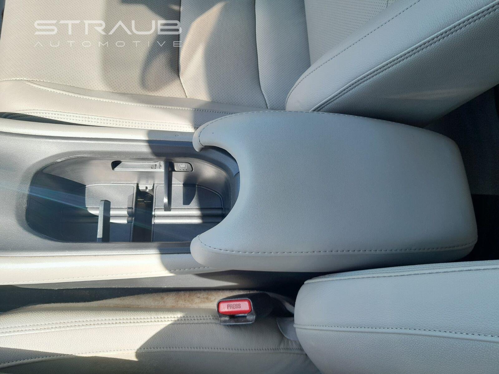 Used 2019 Lunar Silver Metallic Honda EX-L image 26