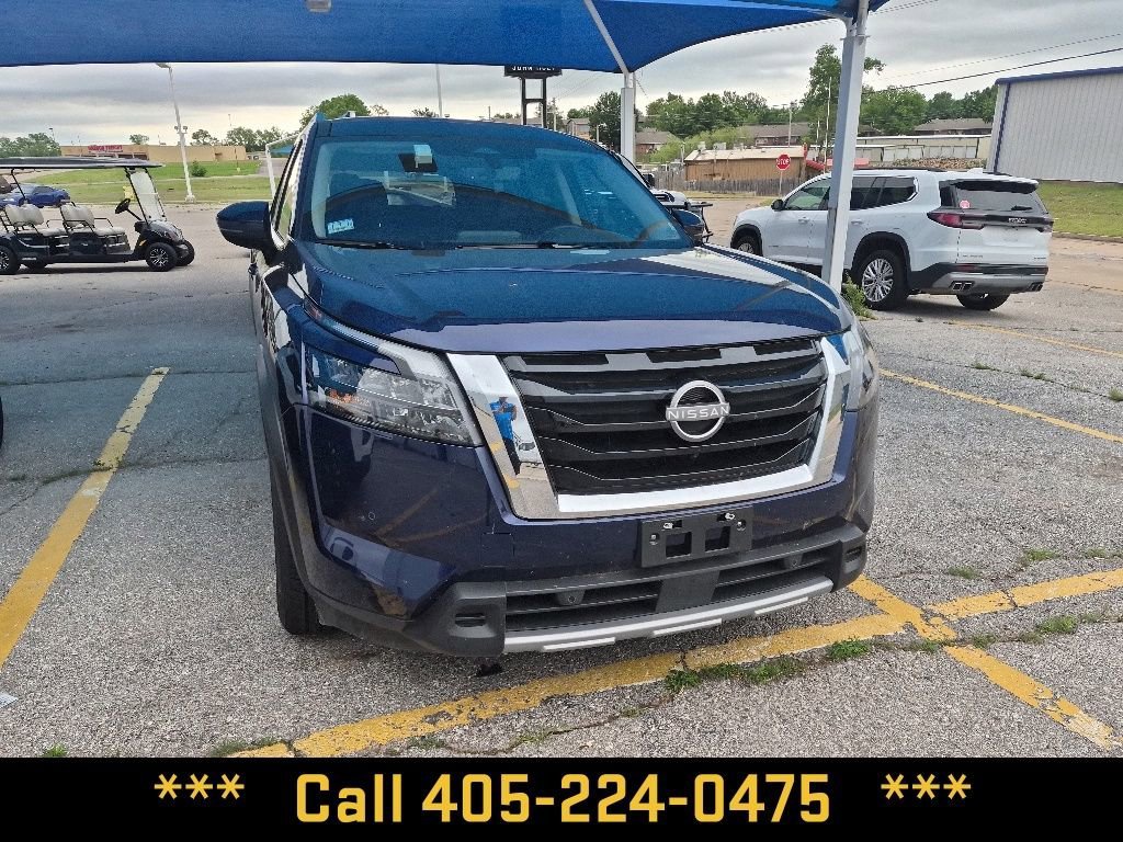 Used 2025  Nissan SL image 17
