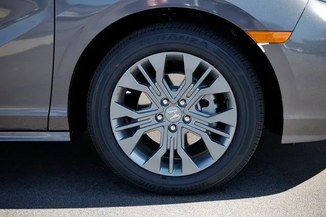 2026 Honda Odyssey Touring - Photo 16
