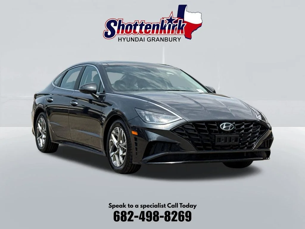 Used 2021 Gray Hyundai SEL image 3