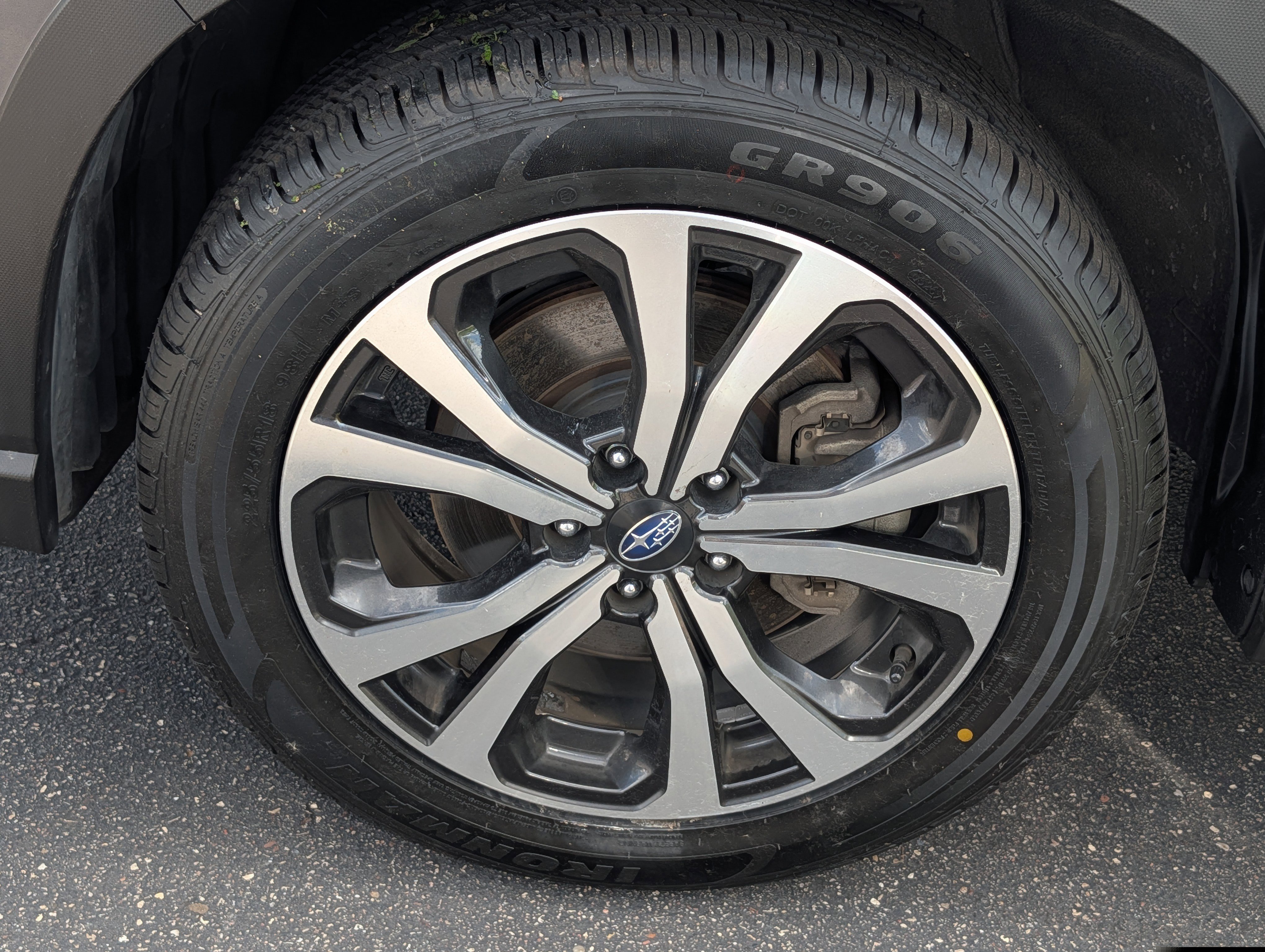 Used 2024 Magnetite Gray Metallic Subaru Limited image 15