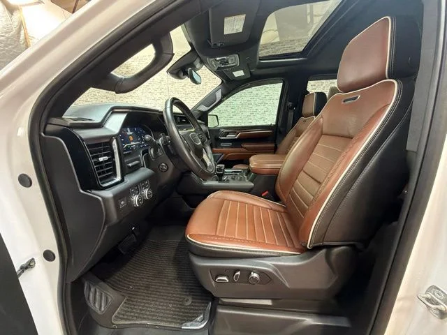 Used 2024 White Frost Tricoat GMC Denali Ultimate image 22
