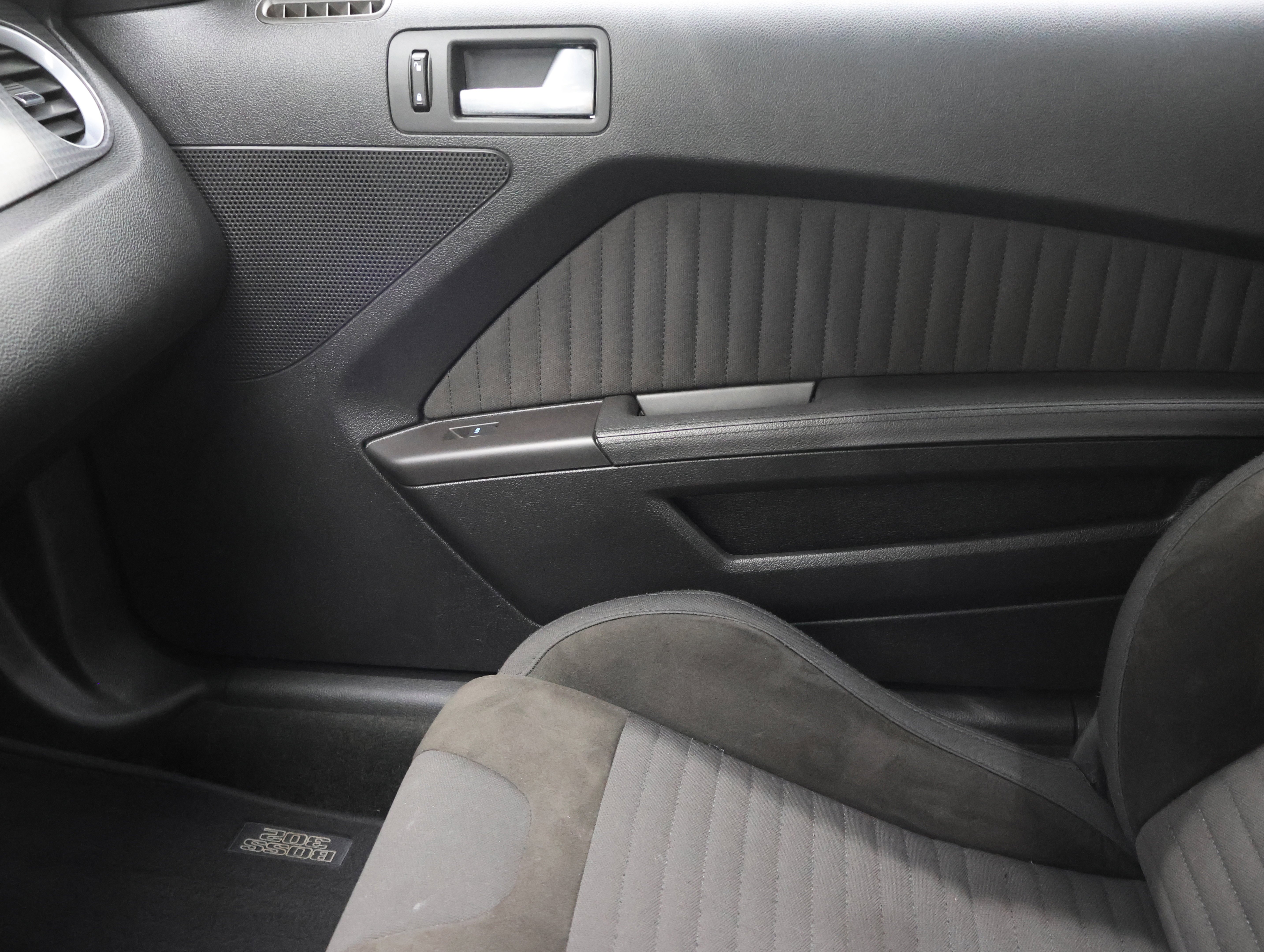 2012 Ford Mustang Boss 302 - Photo 13