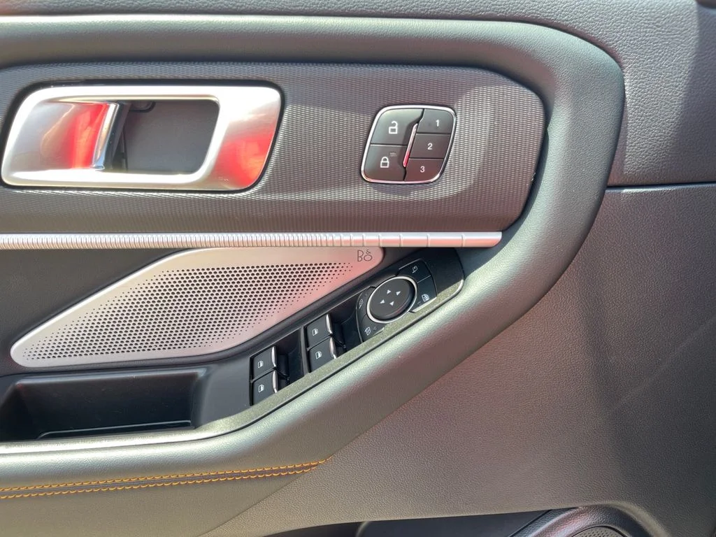 New 2026 Agate Black Metallic Ford Tremor® image 5