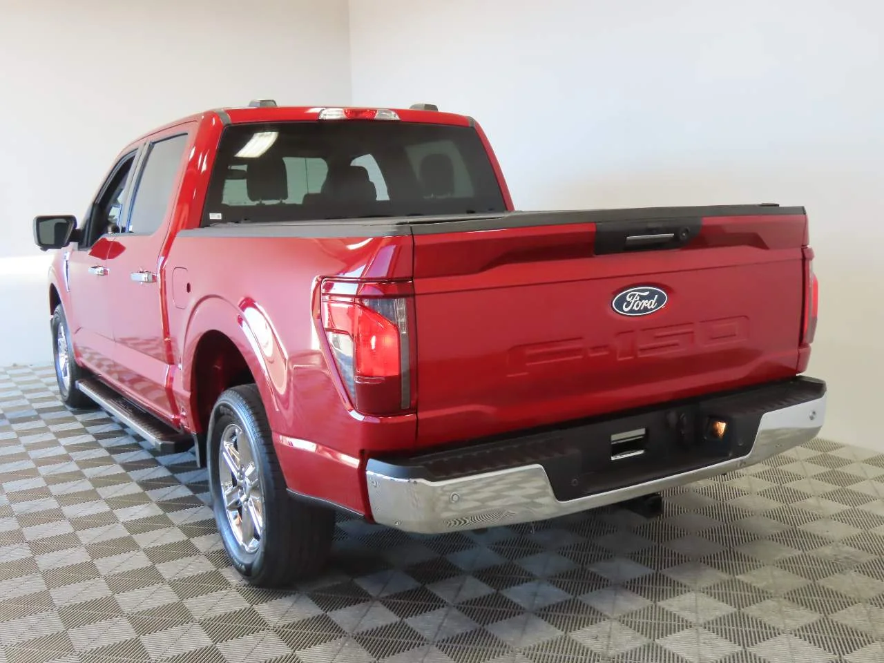 Used 2024 Rapid Red Metallic Tinted Clearcoat Ford XLT Crew Cab image 3