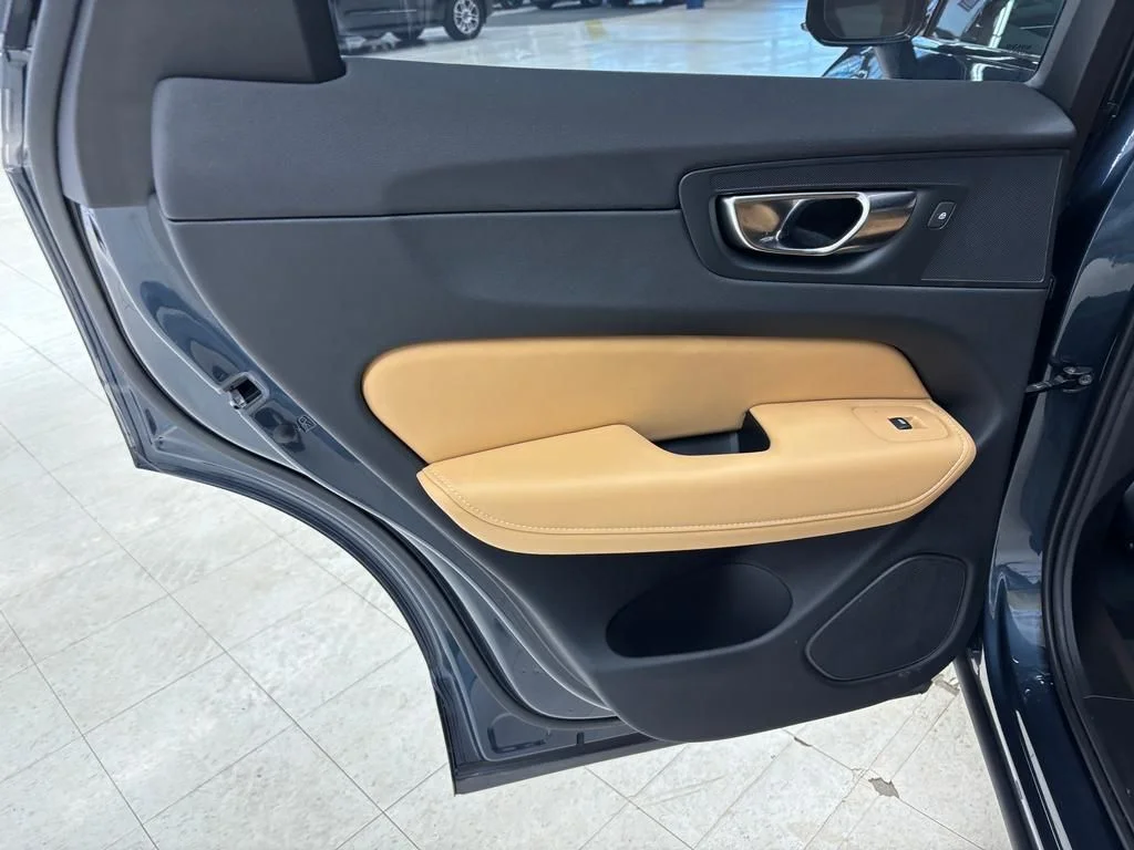 2025 Volvo XC60 Ultra - Photo 12