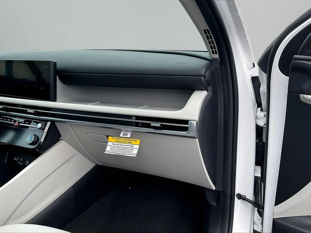 New 2026 White Hyundai SEL image 29
