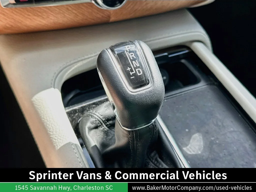 Used 2022 Crystal White Volvo T6 Momentum image 15