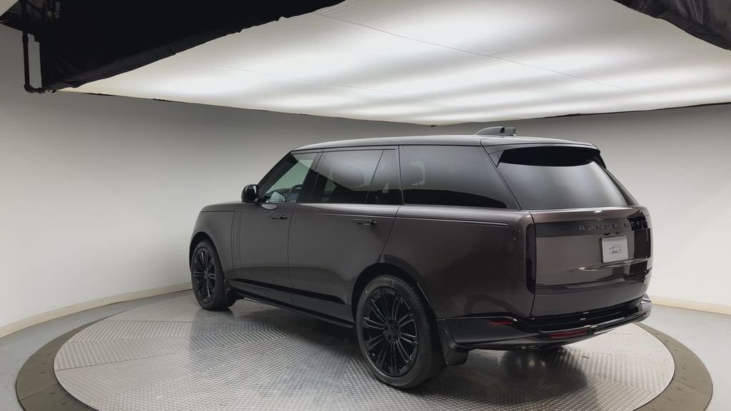 New 2026 Charente Grey LAND ROVER Autobiography image 4