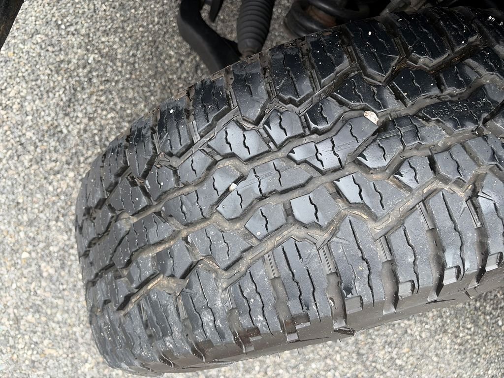 Used 2020 Black Metallic Ford XL image 27