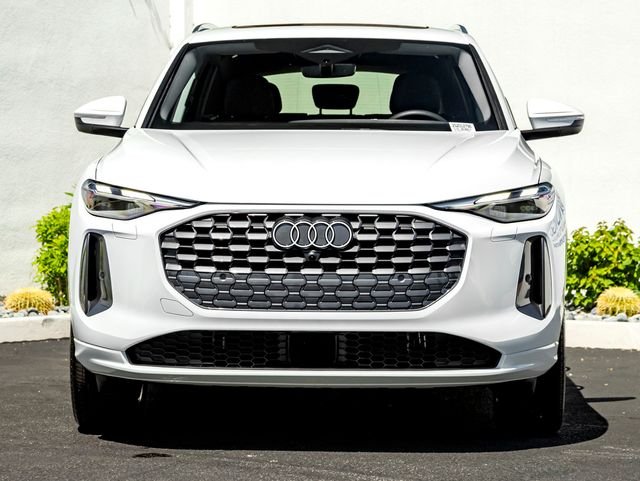 Used 2025 Glacier White Audi  image 3