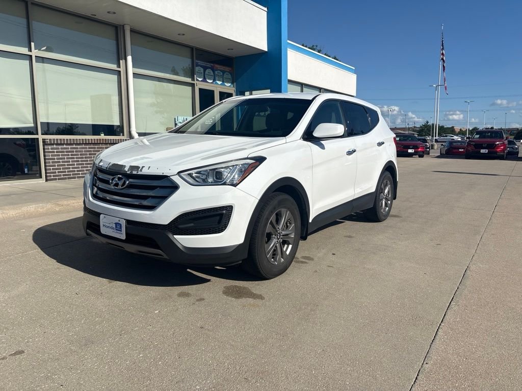Used 2016 White Hyundai 2.4 Base image 1