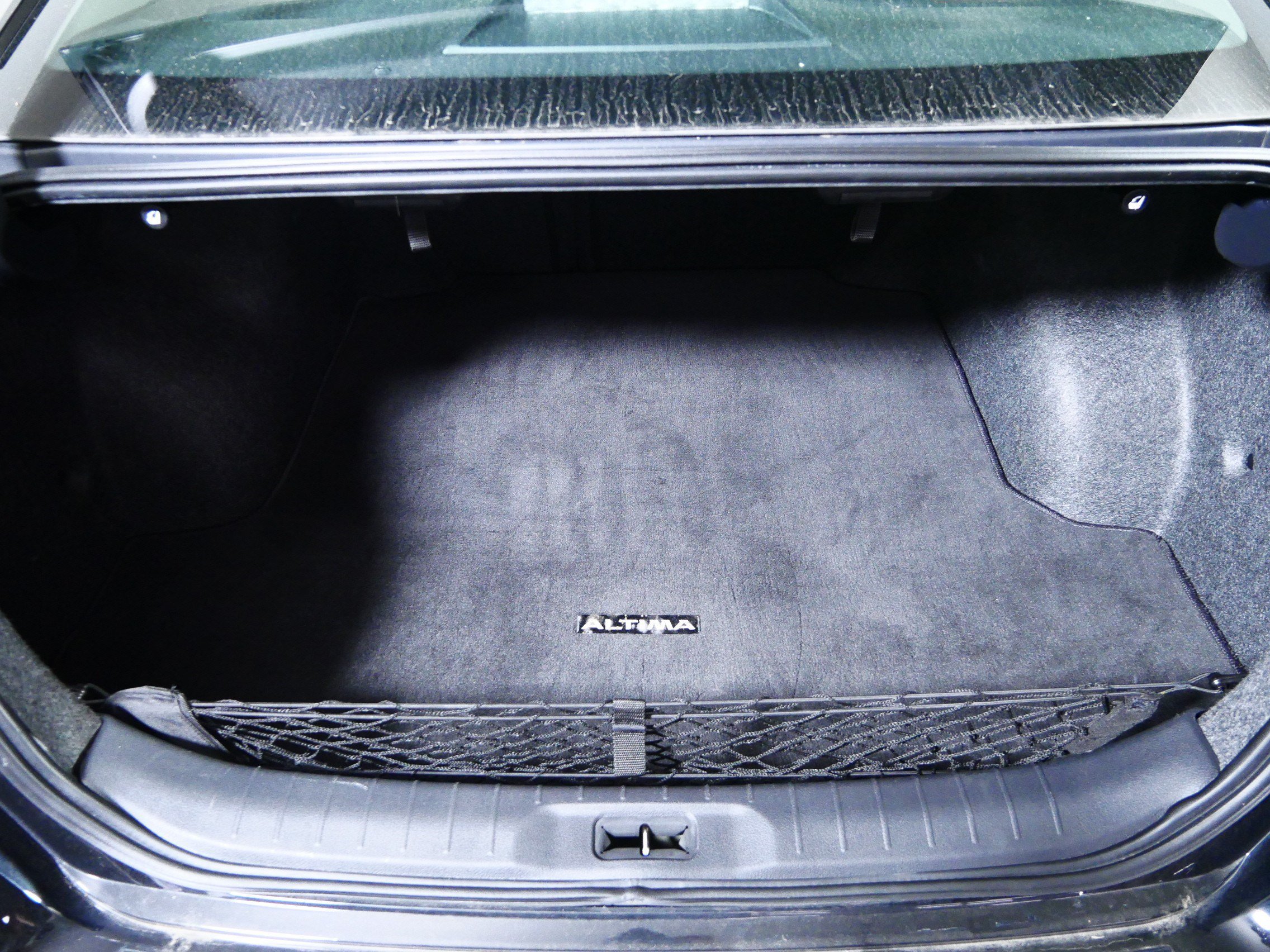 Used 2020 Super Black Nissan 2.0 Platinum image 18