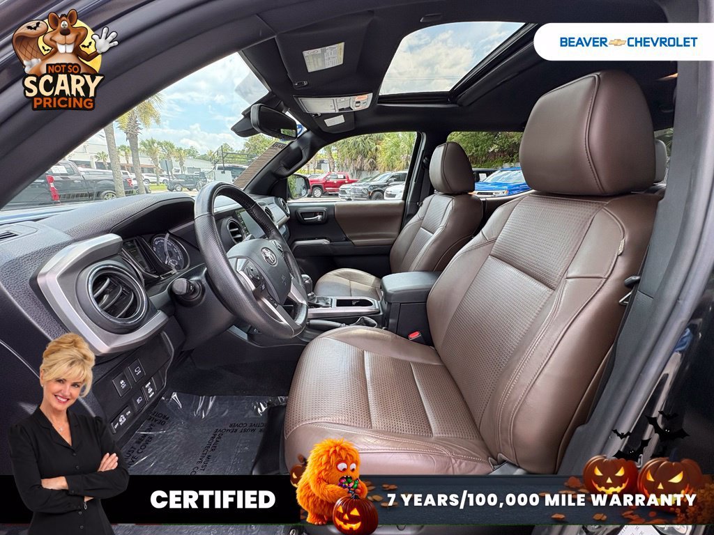 Used 2023  Toyota Limited image 13