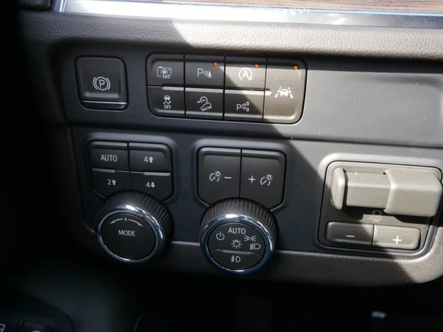 2026 Chevrolet Tahoe Premier - Photo 8