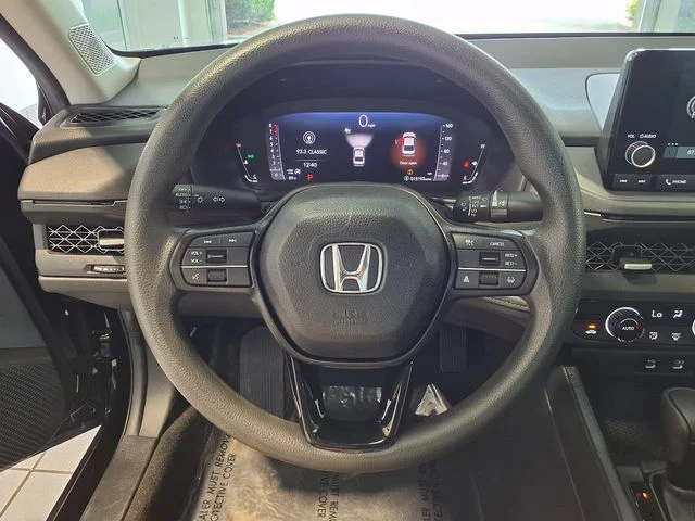 2025 Honda Accord SE - Photo 8