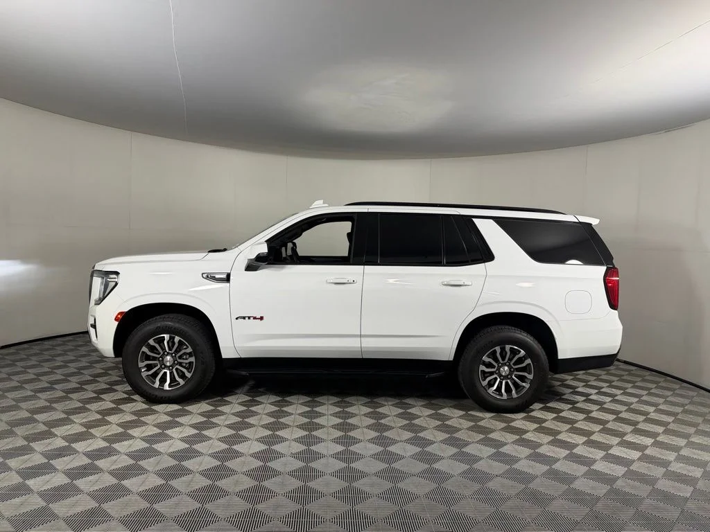 2023 GMC Yukon AT4 - Photo 10