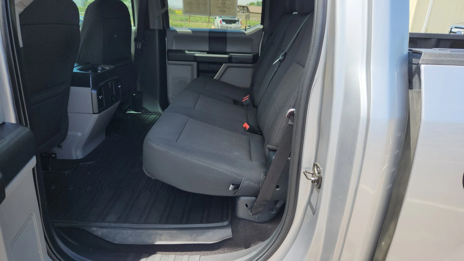 Used 2020 Silver Metallic Ford XL image 20