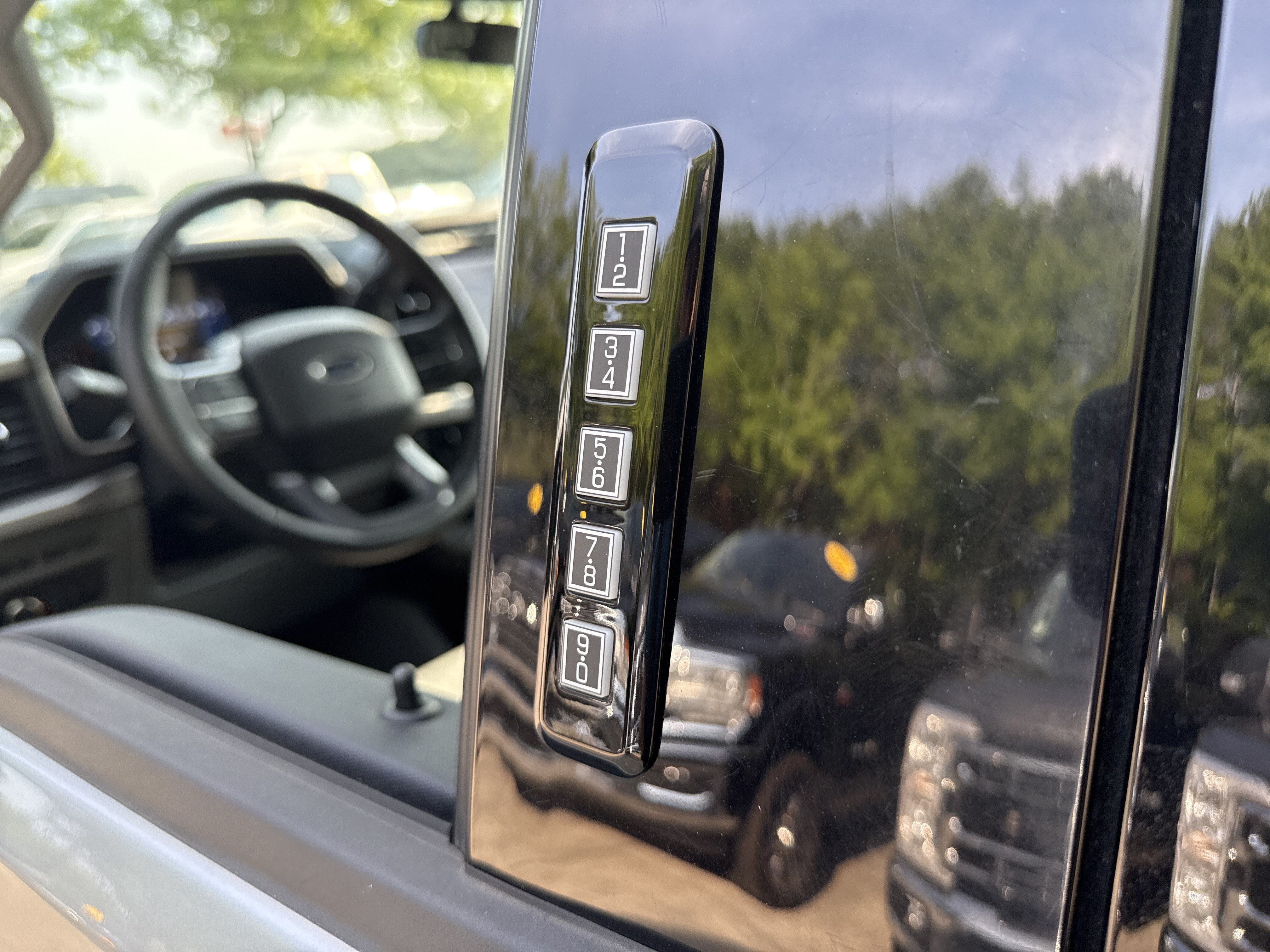 Used 2023 Silver Metallic Ford XLT image 22