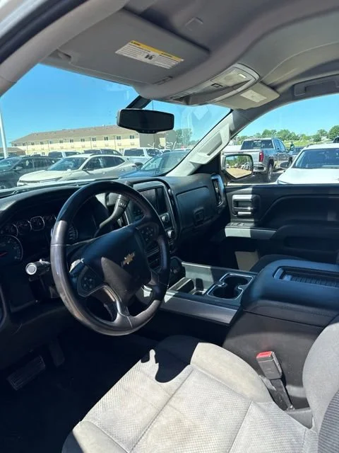 Used 2017 SILVER ICE METALLIC Chevrolet LT image 9