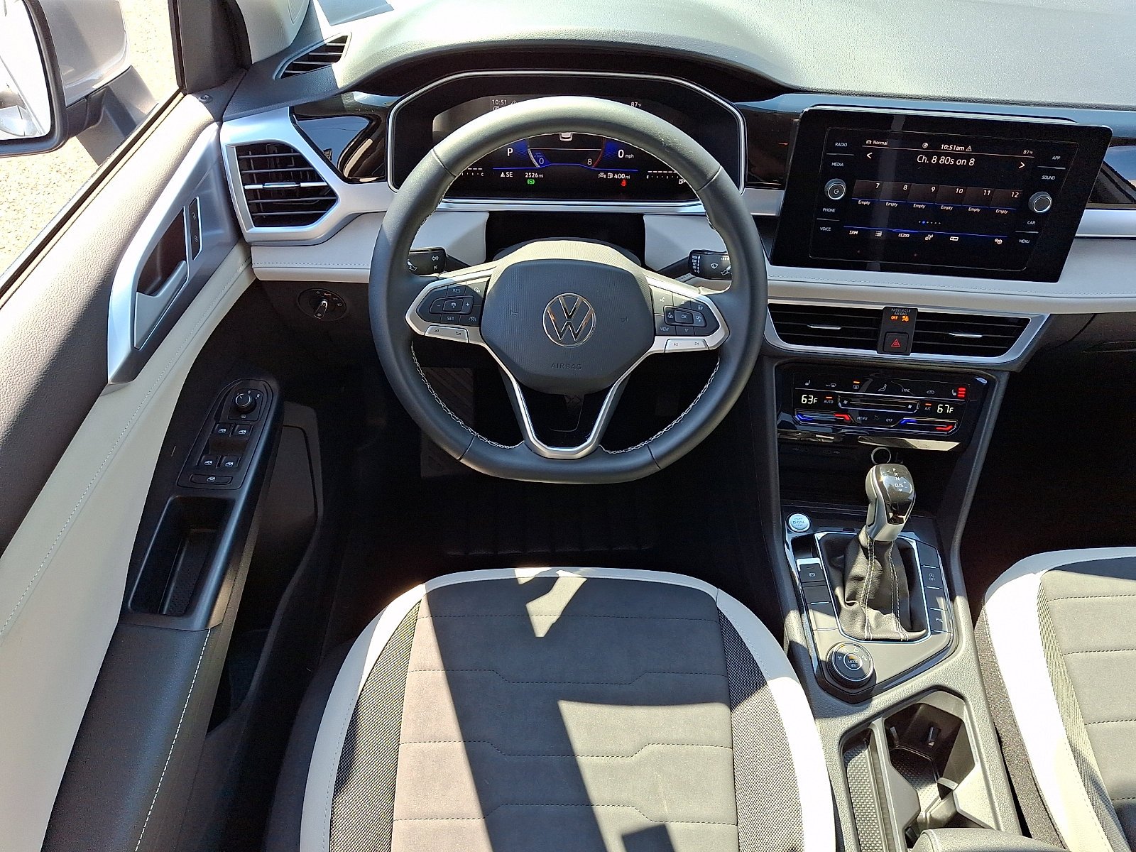 Used 2025 Pyrite Silver Metallic   K2k2 Volkswagen SE image 12