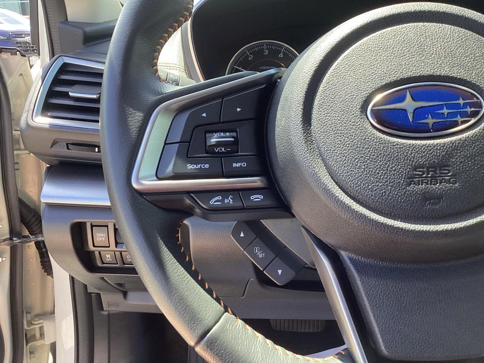 Used 2023 Crystal White Pearl Subaru Limited image 17