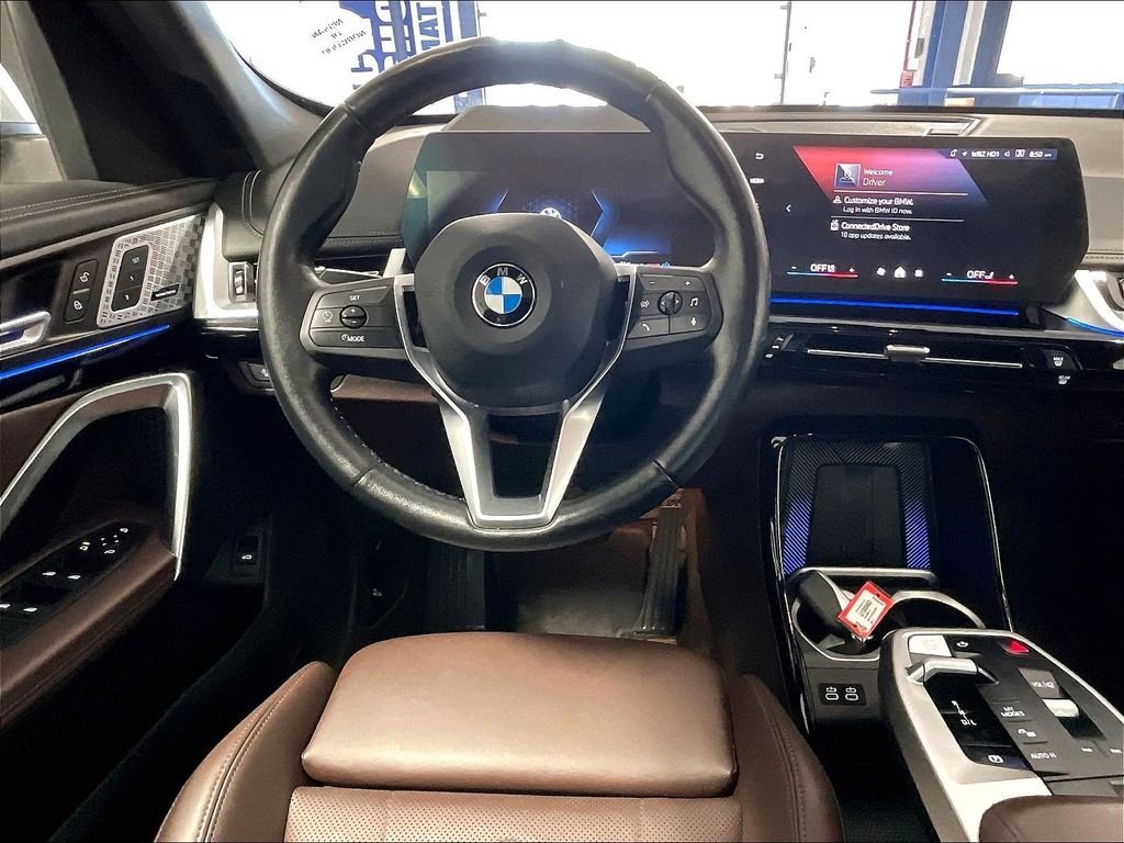 Used 2025 White BMW xDrive28i image 17