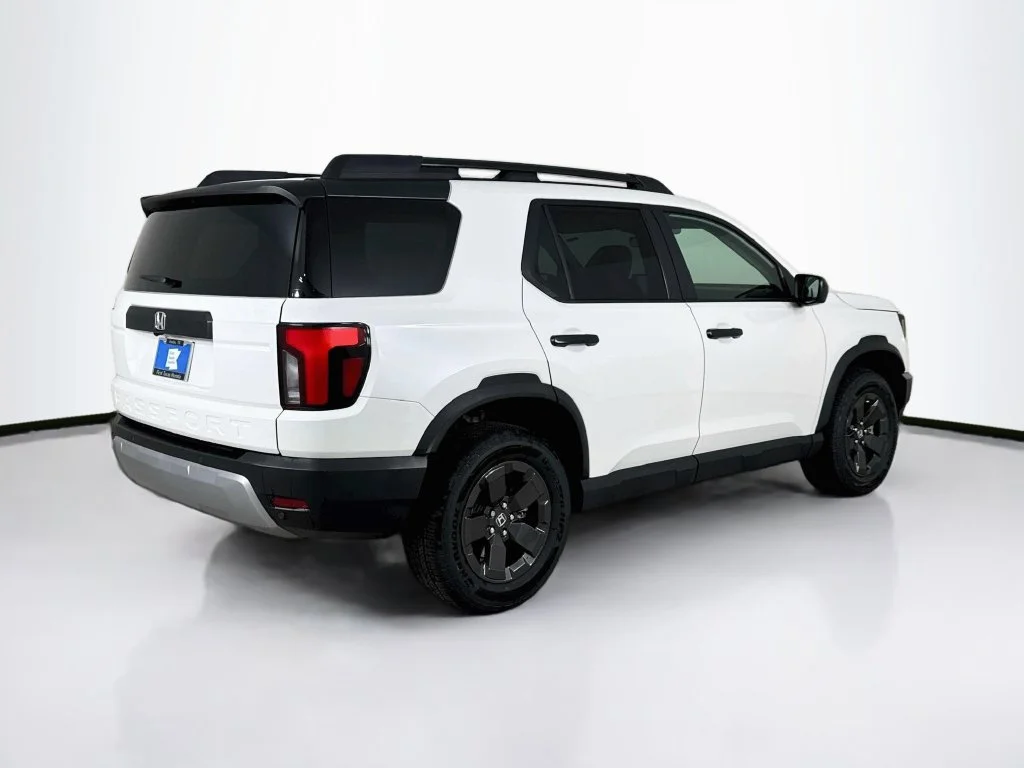 New 2026 Platinum White Pearl Honda RTL image 8