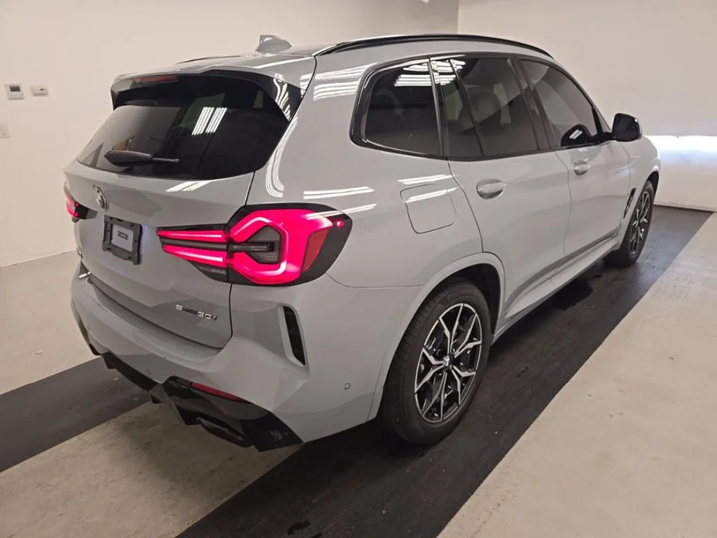 Used 2024 Gray BMW sDrive30i image 2