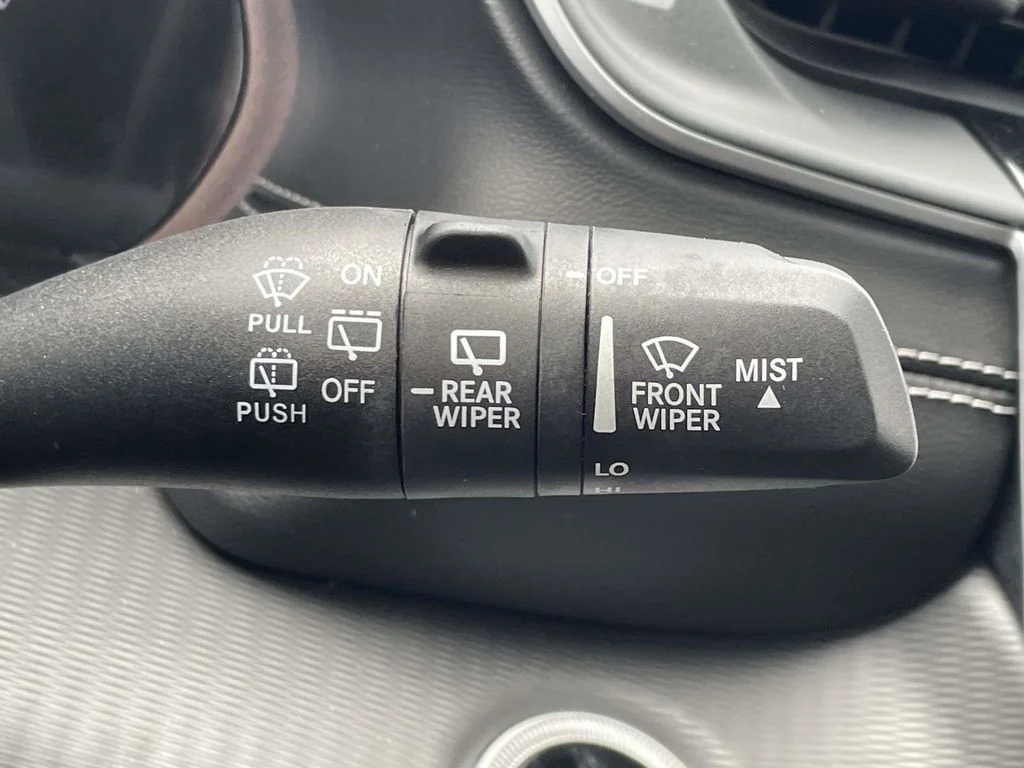 Used 2023 White Jeep Altitude image 34