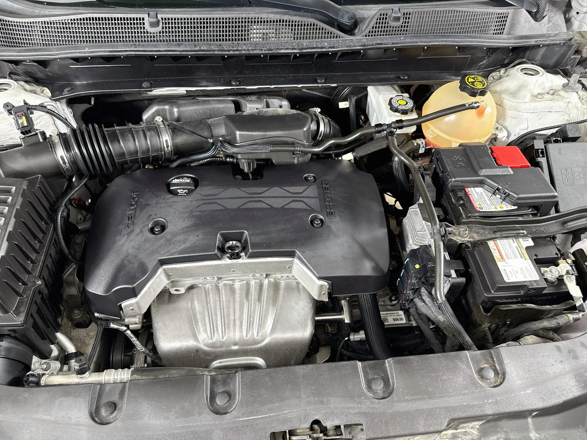 Used 2020 SUMMIT WHITE Chevrolet LT image 32