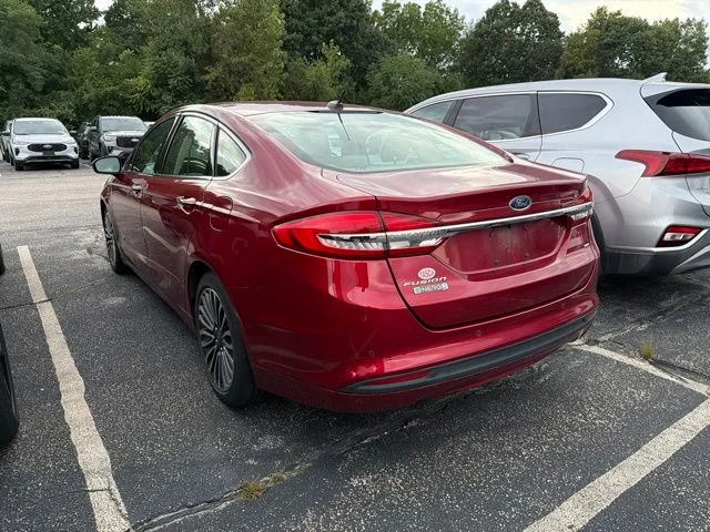 Used 2017 Red Ford SE Luxury image 4