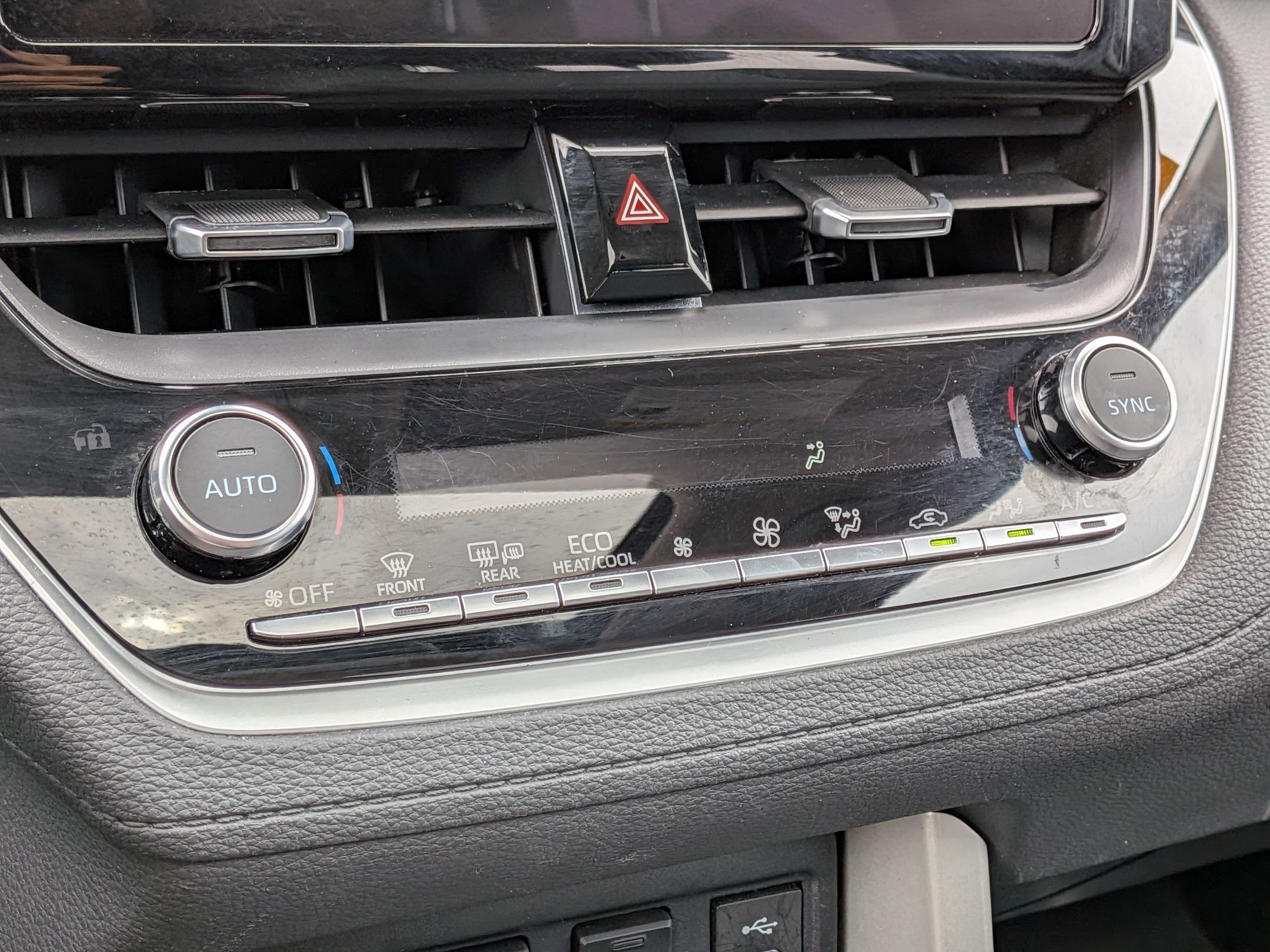 Used 2024 Cypress Toyota XLE AWD image 19