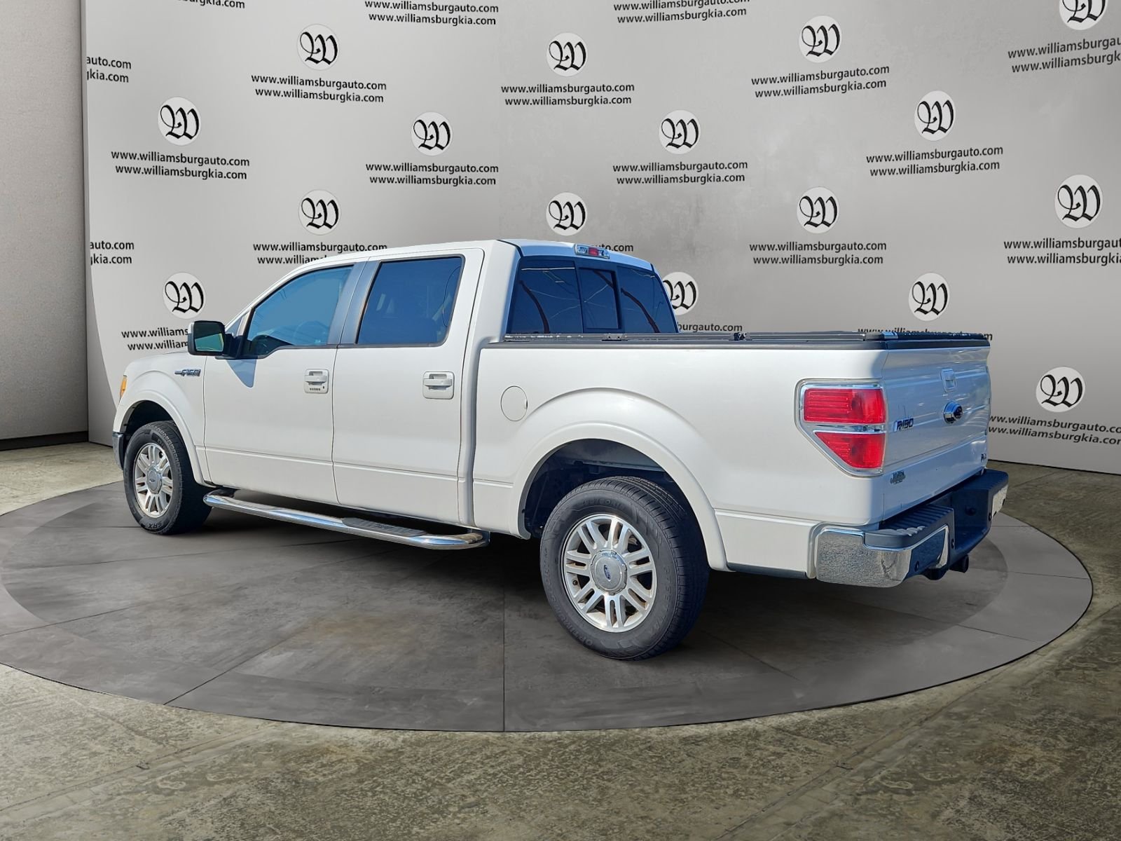 Used 2010  Ford Lariat image 3