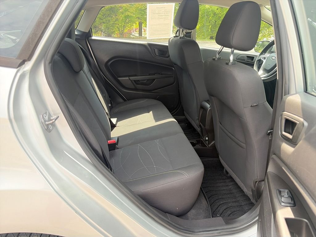 Used 2018 Silver Ford SE image 35