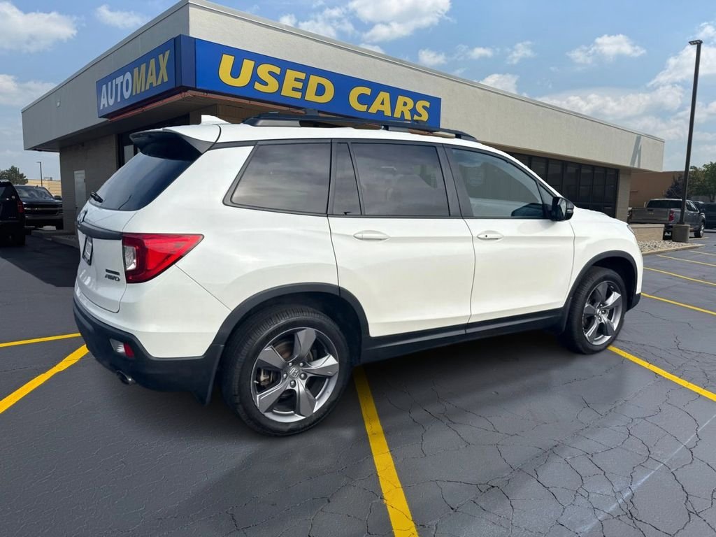 Used 2019 White Diamond Pearl Honda Touring image 5