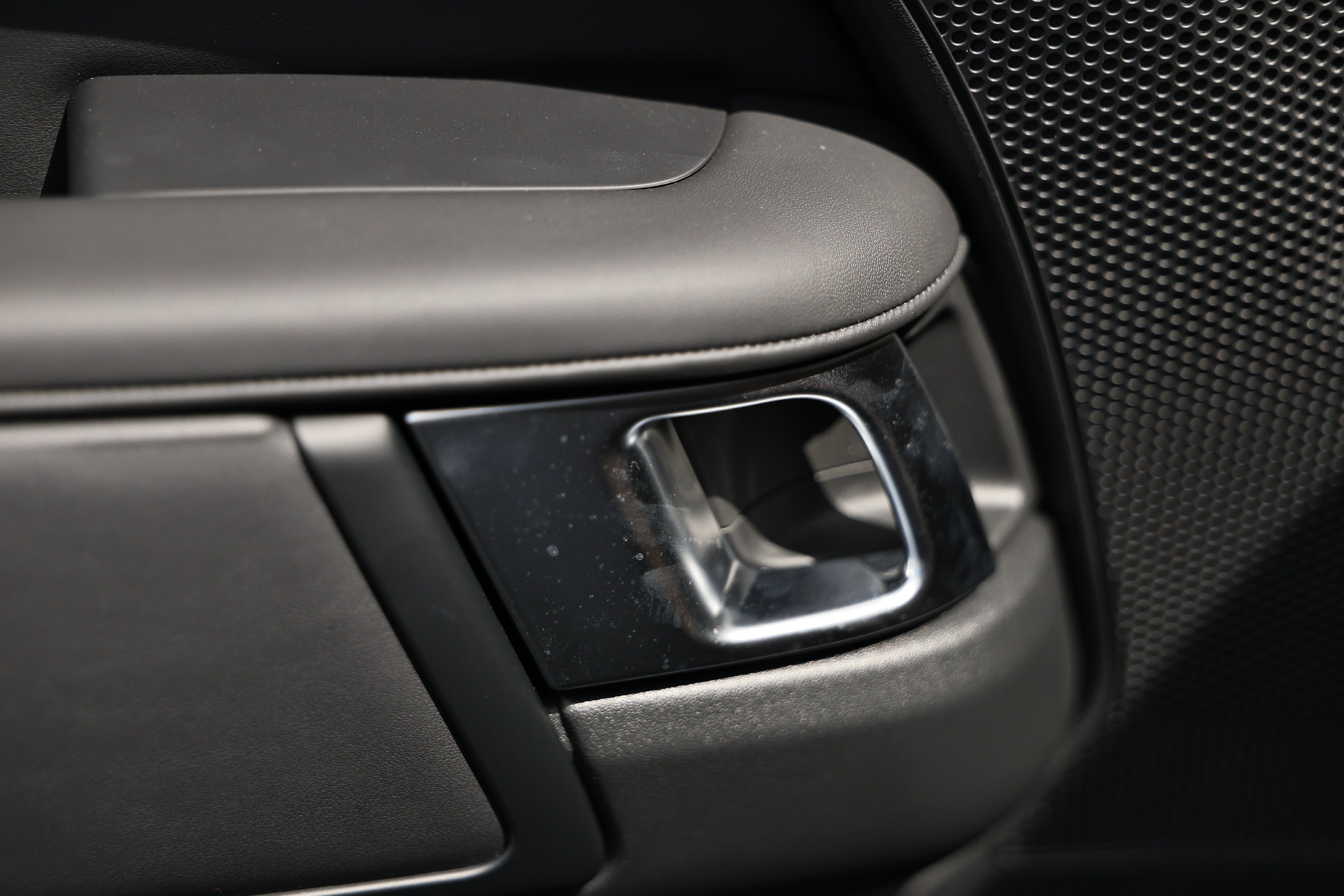 2026 Land Rover Discovery Tempest Edition - Photo 37