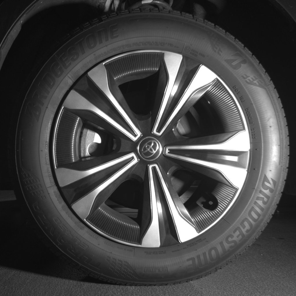 Used 2025 Silver Toyota XLE image 9