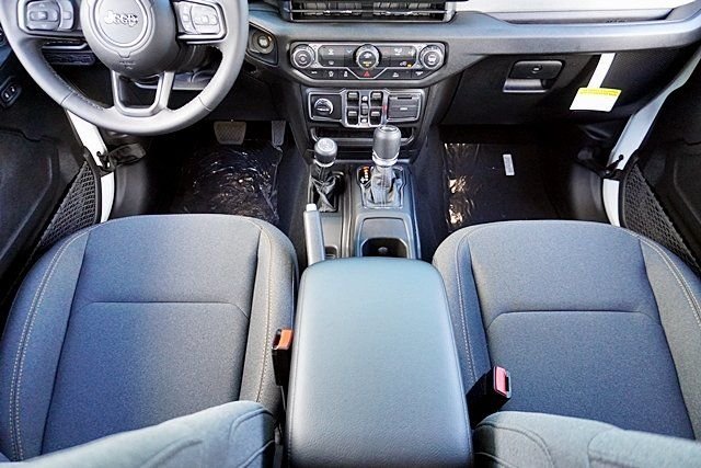 New 2026 Bright White Clear-Coat Exterior Paint Jeep Sport S image 24