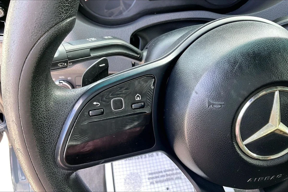Used 2019  Mercedes-Benz High Roof V6 image 10