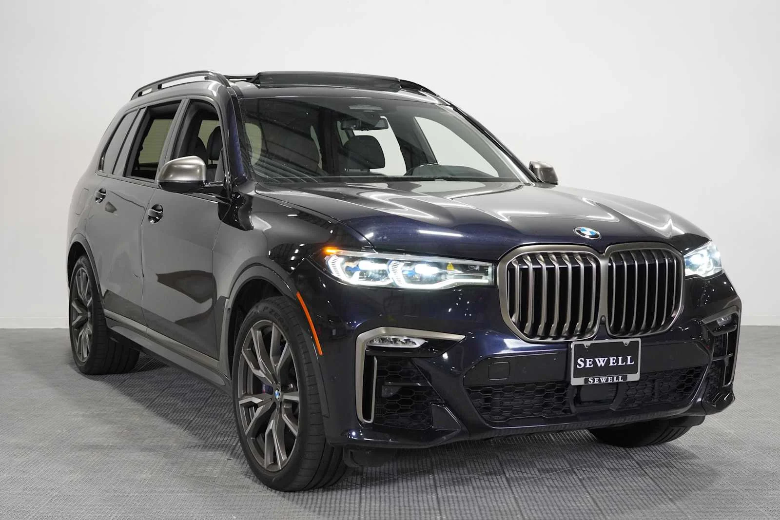 Used 2022 Carbon Black Metallic BMW M50i image 3