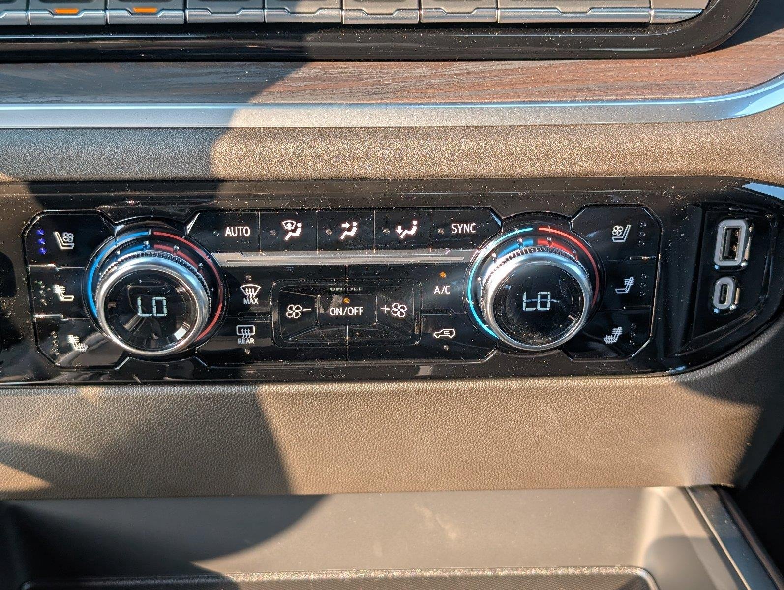 New 2026 Onyx Black GMC SLT image 23