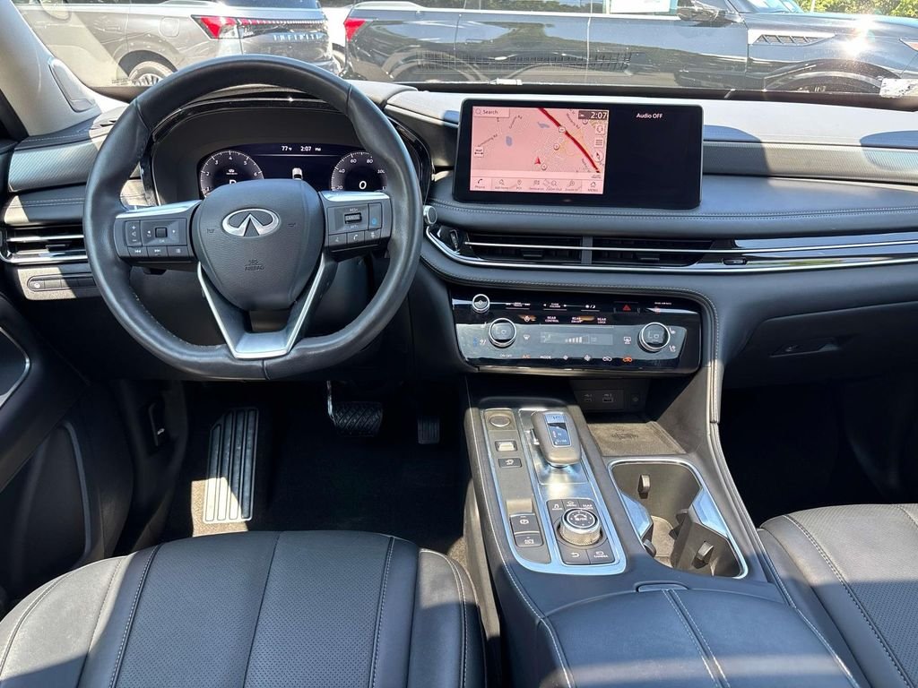 Certified Used 2023 Black INFINITI LUXE image 9