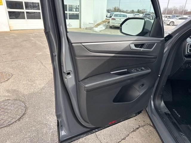 New 2026 Pure Gray Volkswagen 2.0T SE w/Technology image 14