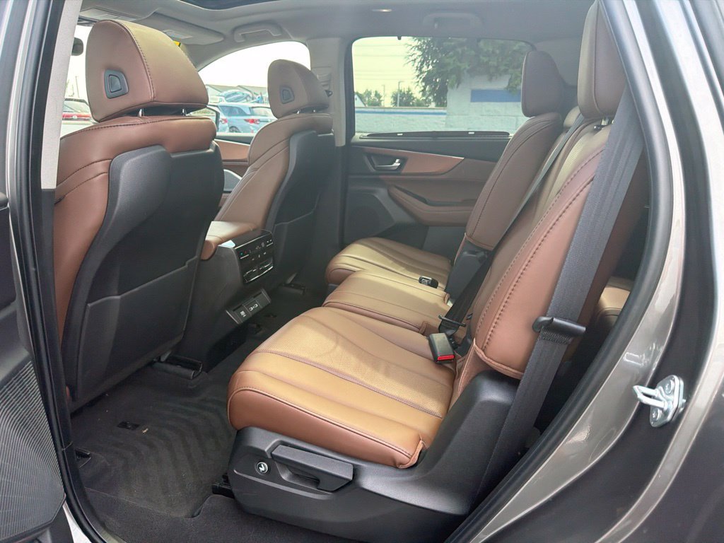 Used 2024 Majestic Black Pearl Acura Technology image 19