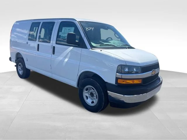 New 2026 Summit White Chevrolet WT image 7
