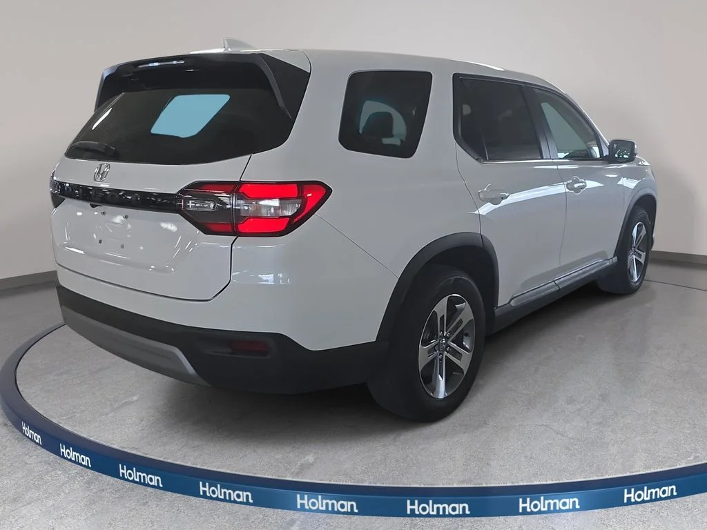Used 2025 White Honda EX-L image 6