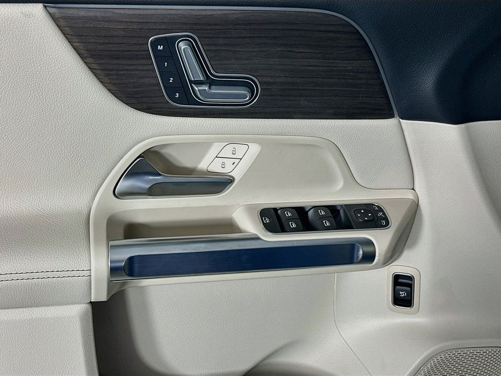 New 2026 Starling Blue Metallic Mercedes-Benz GLB 250 image 18