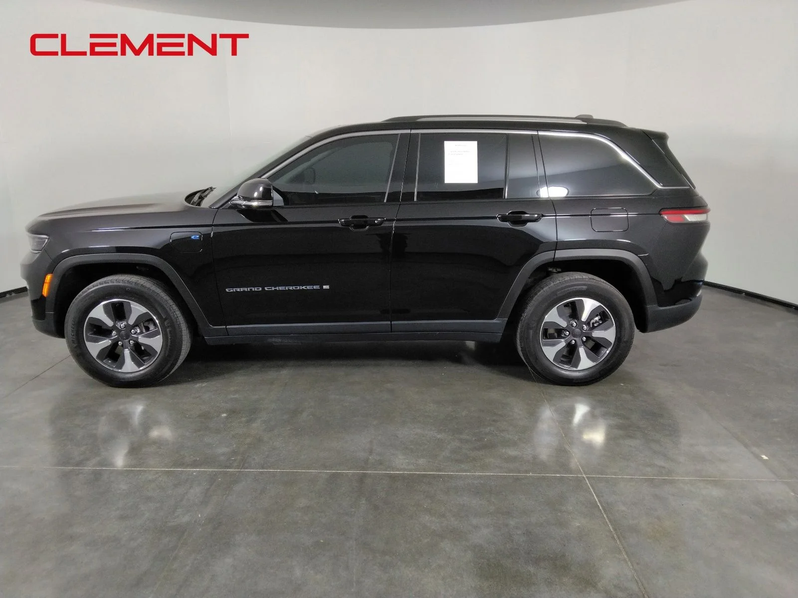 Used 2022 Black Jeep 4xe image 8